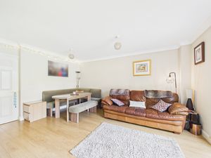 Lounge/Diner- click for photo gallery